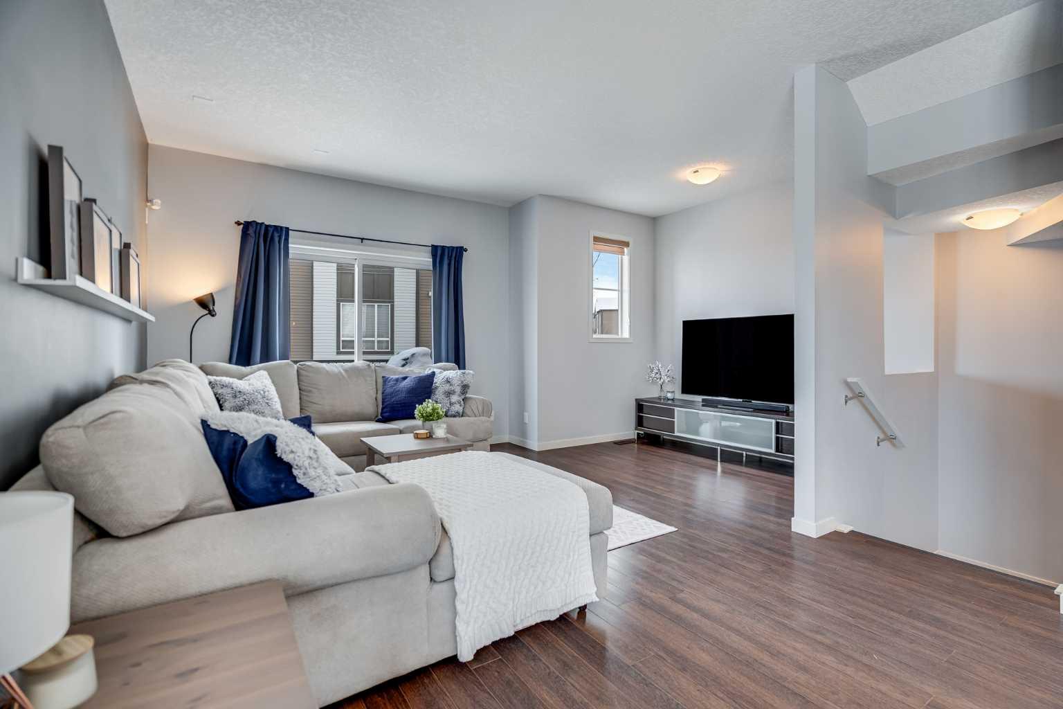 335 Copperpond Row SE