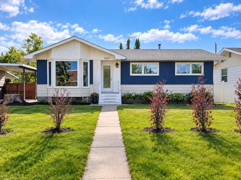 Photo of 5317 50 Street, Olds, AB T4H 0E1 (MLS # A2344843)