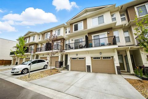 Photo of 908 Sage Hill Grove NW, Calgary, AB T3R 2A2 (MLS # A2269001)