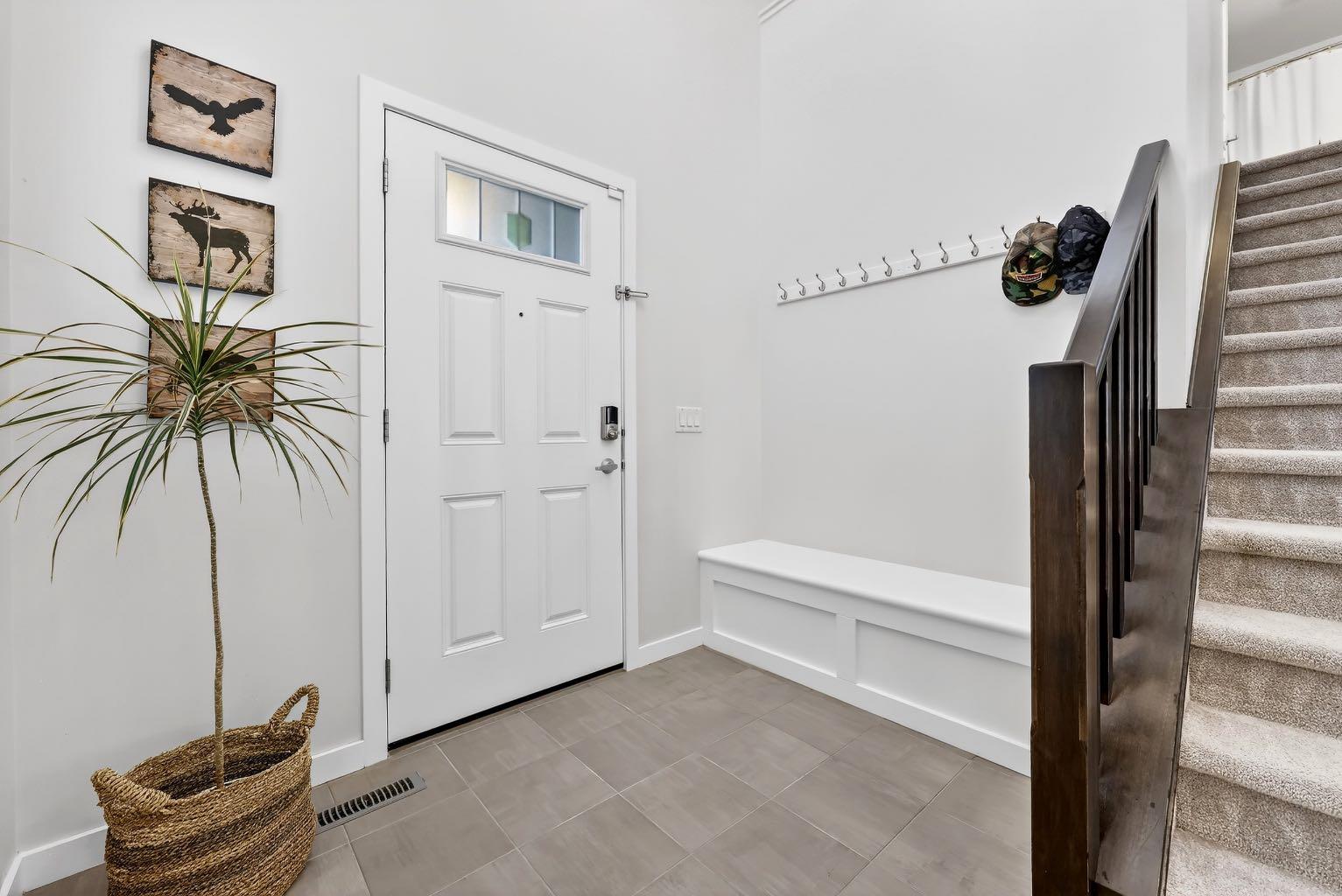 276 Hillcrest Drive SW