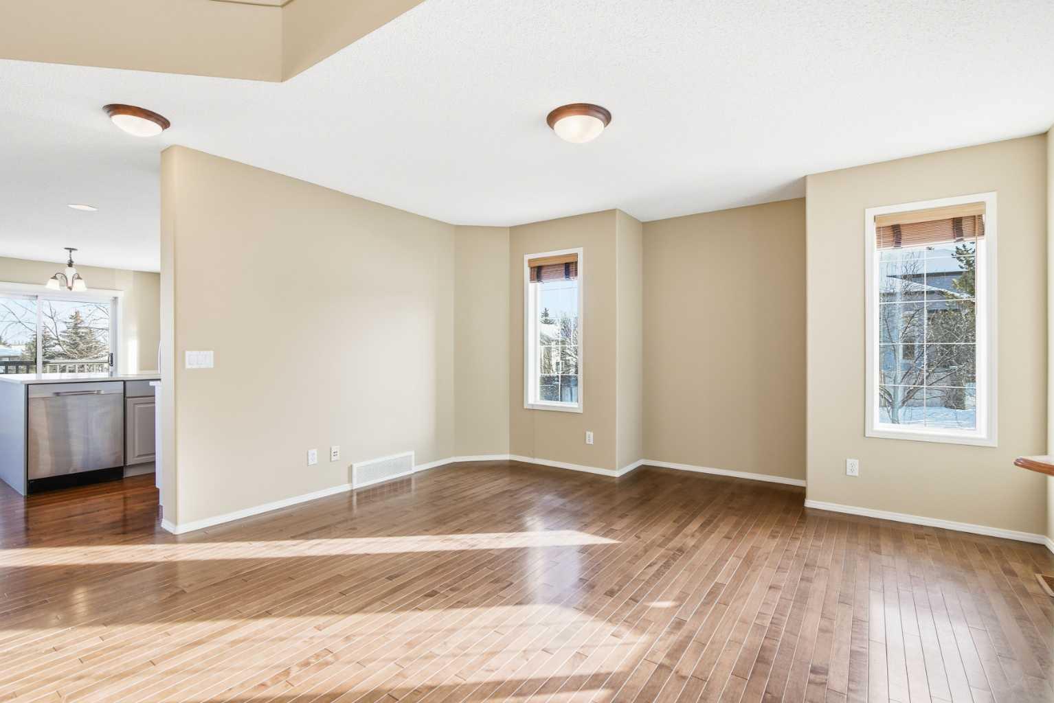 202 Panamount Court NW