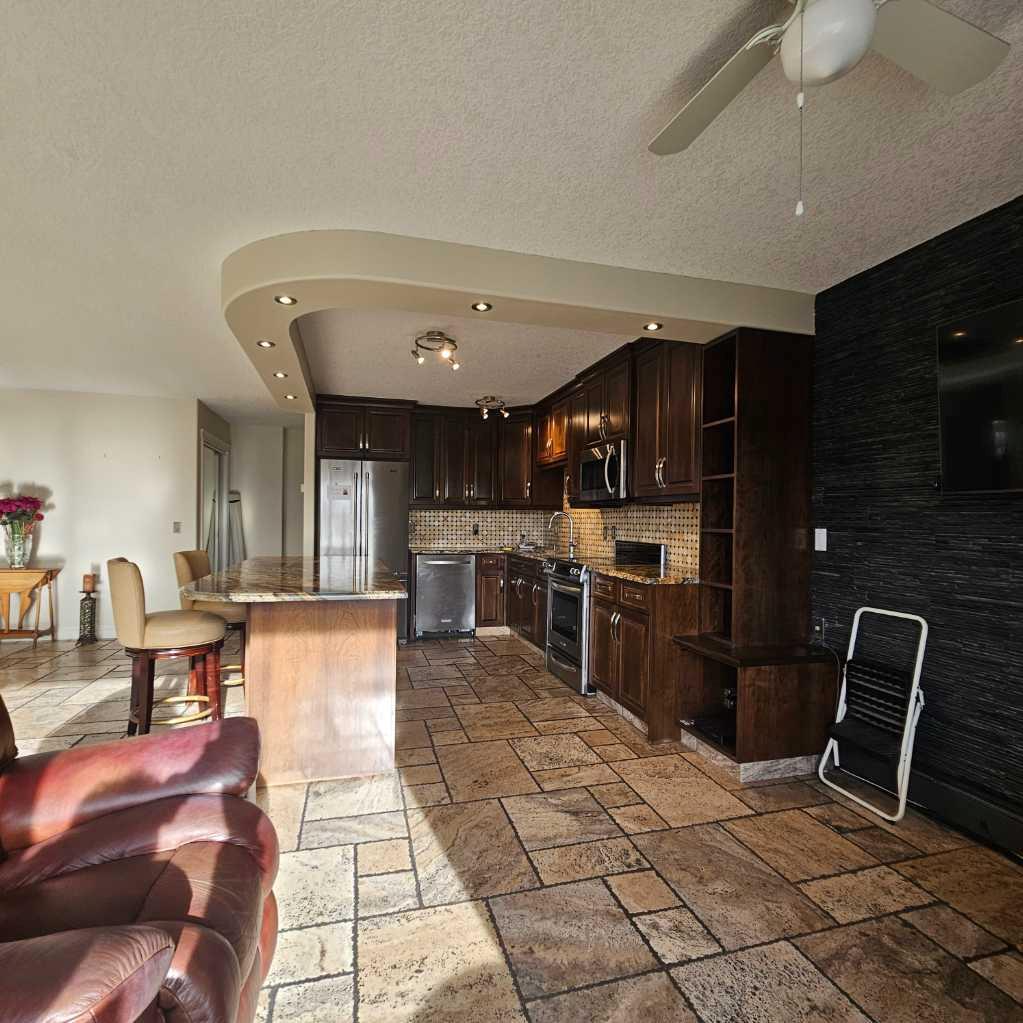 521 57 Avenue SW 410