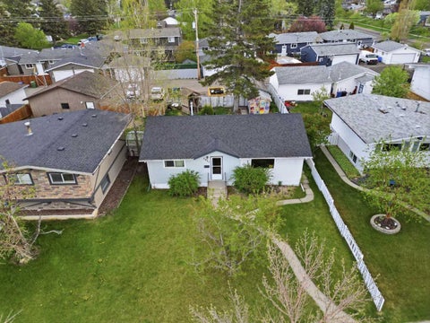 Photo of 9032 Fairmount Drive SE, Calgary, AB T2H 0Z5 (MLS # A2331239)