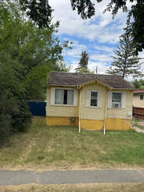 Photo of 1815 2 Avenue N, Lethbridge, AB T1H 0B5 (MLS # A2334867)