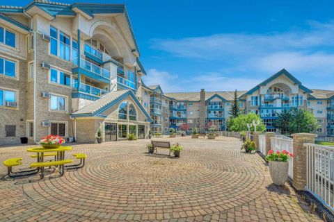 7239 Sierra Morena Boulevard SW 204 Calgary AB T3H 3L7