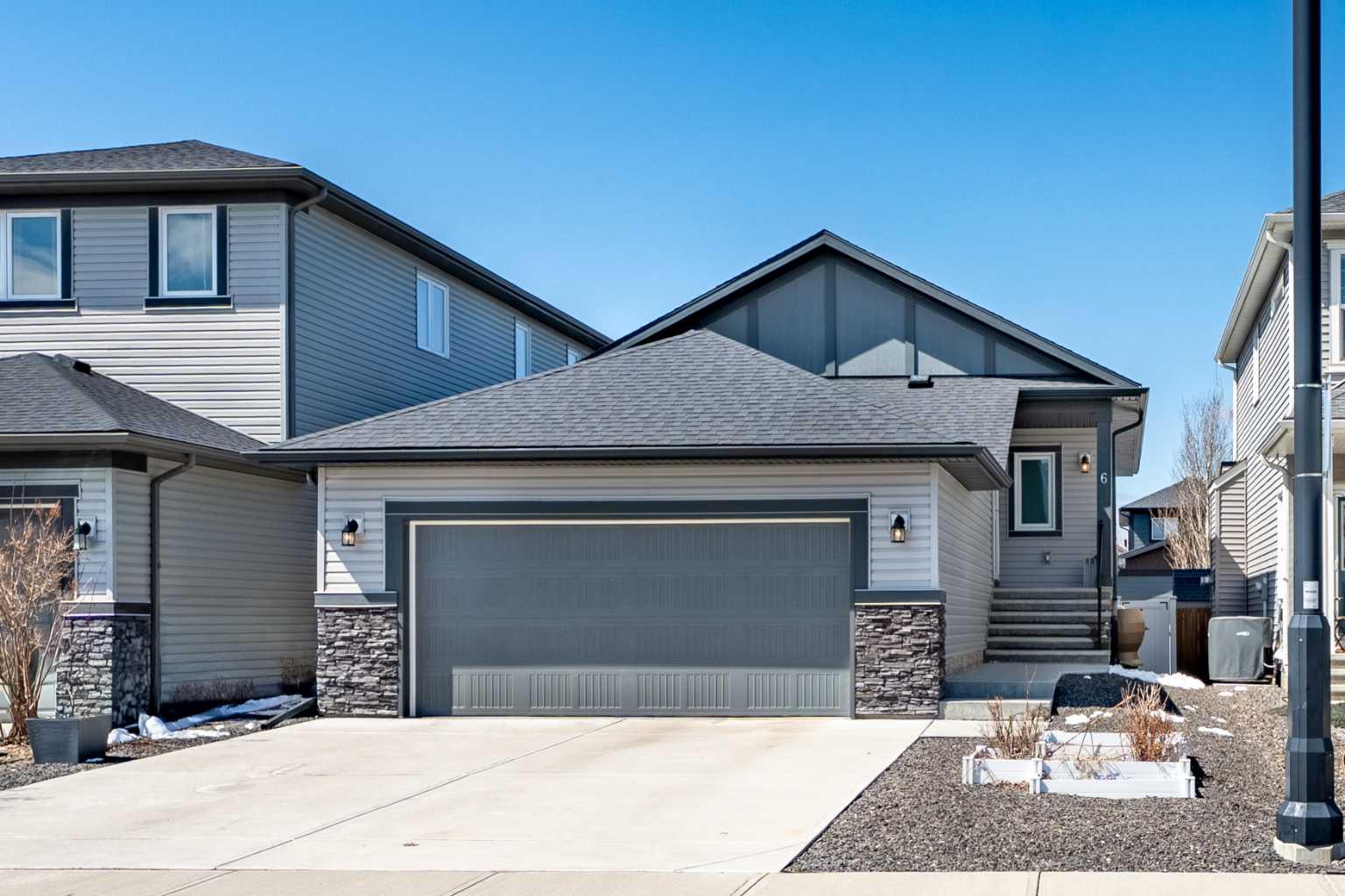 6 Drake Landing Grove