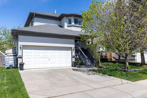 Photo of 158 Saratoga Close NE, Calgary, AB T1Y 7A1 (MLS # A2325976)