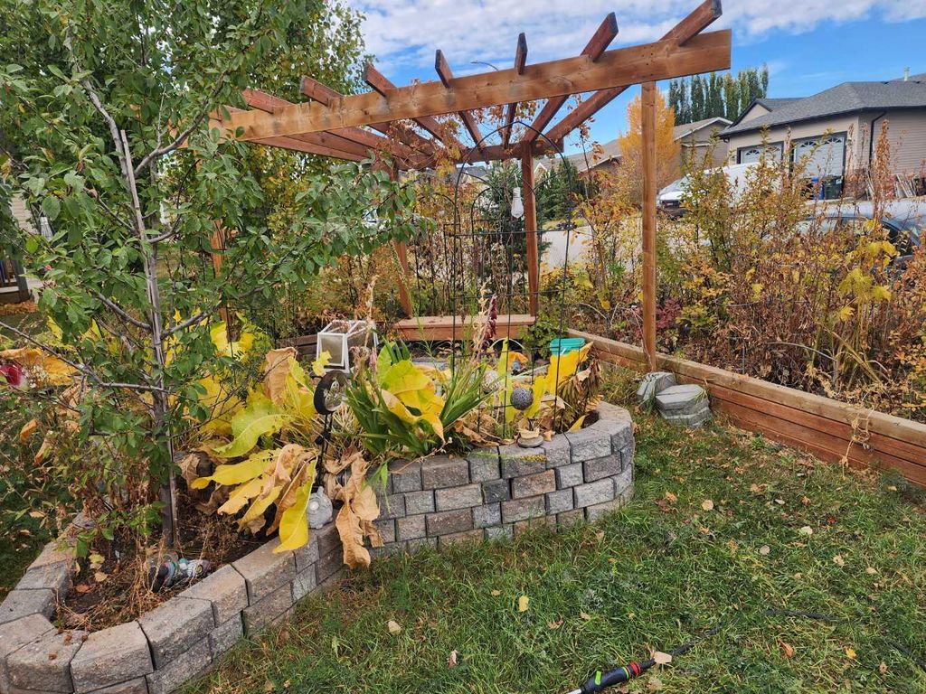 Photo of 18 valarosa Drive, Didsbury, AB T0M 0W0 (MLS # A2266741)