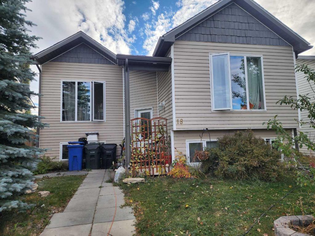 Photo of 18 valarosa Drive, Didsbury, AB T0M 0W0 (MLS # A2266741)