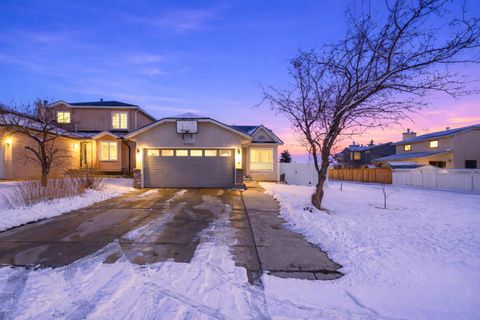 20 Applewood Way SE Calgary AB T2A 7M8