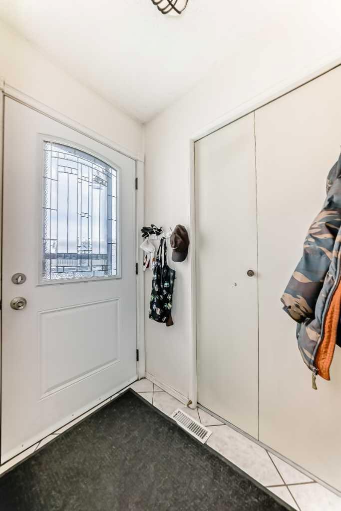 12 Radcliffe Court SE