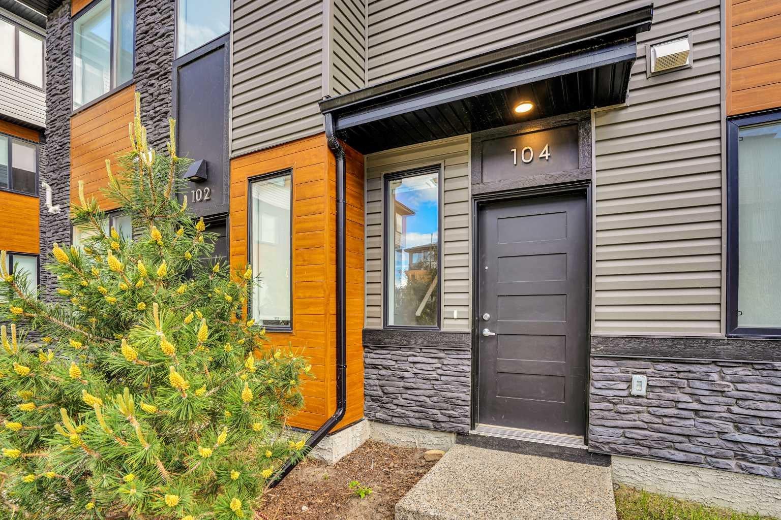 104 Corner Glen Circle NE
