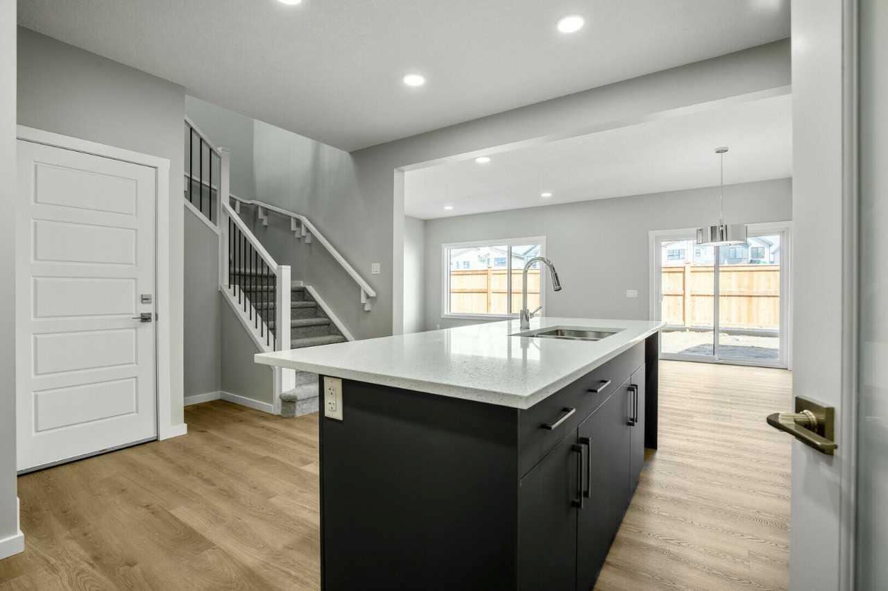 11 Heritage Link