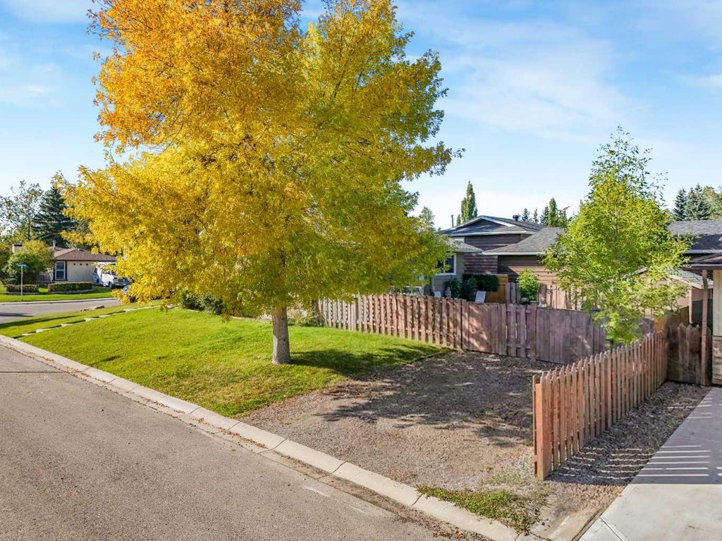 Photo of 101 Hodson Way, Okotoks, AB T0L 1T1 (MLS # A2346909)