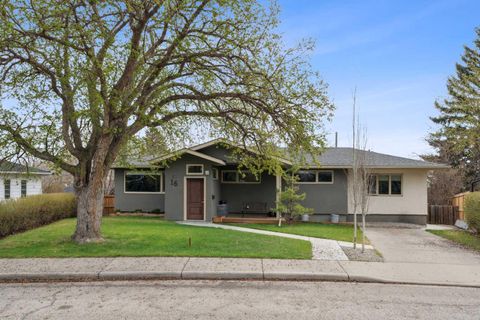 Photo of 16 MEADOWLARK Crescent SW, Calgary, AB T2V 1Z1 (MLS # A2291252)