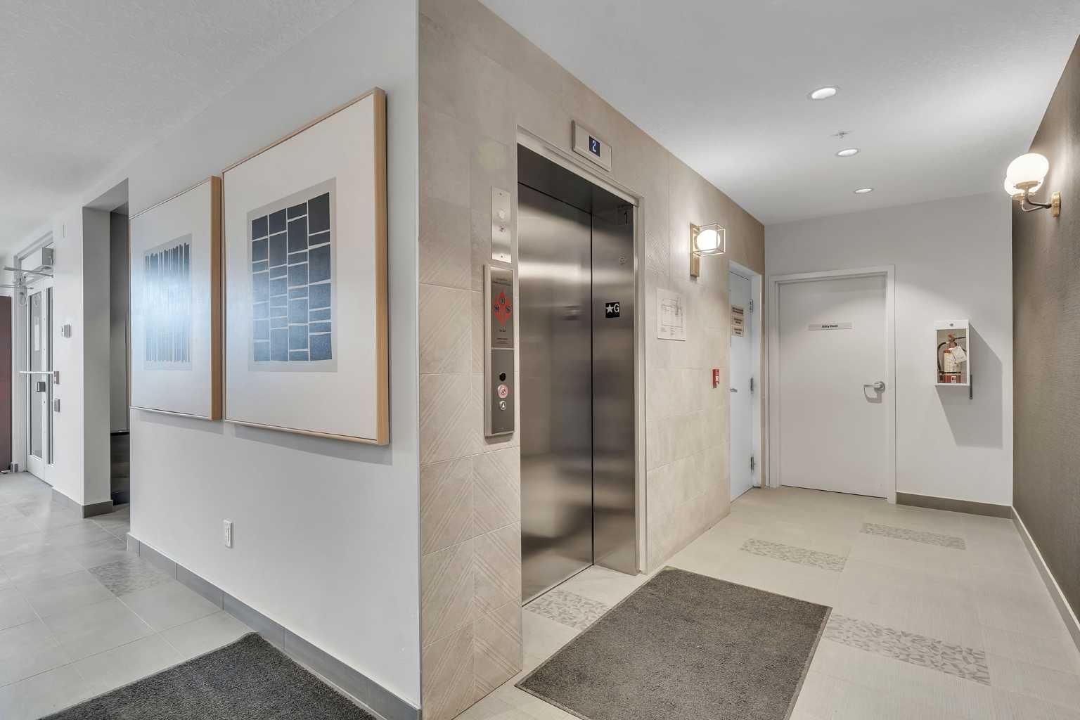 71 Shawnee Common SW 301