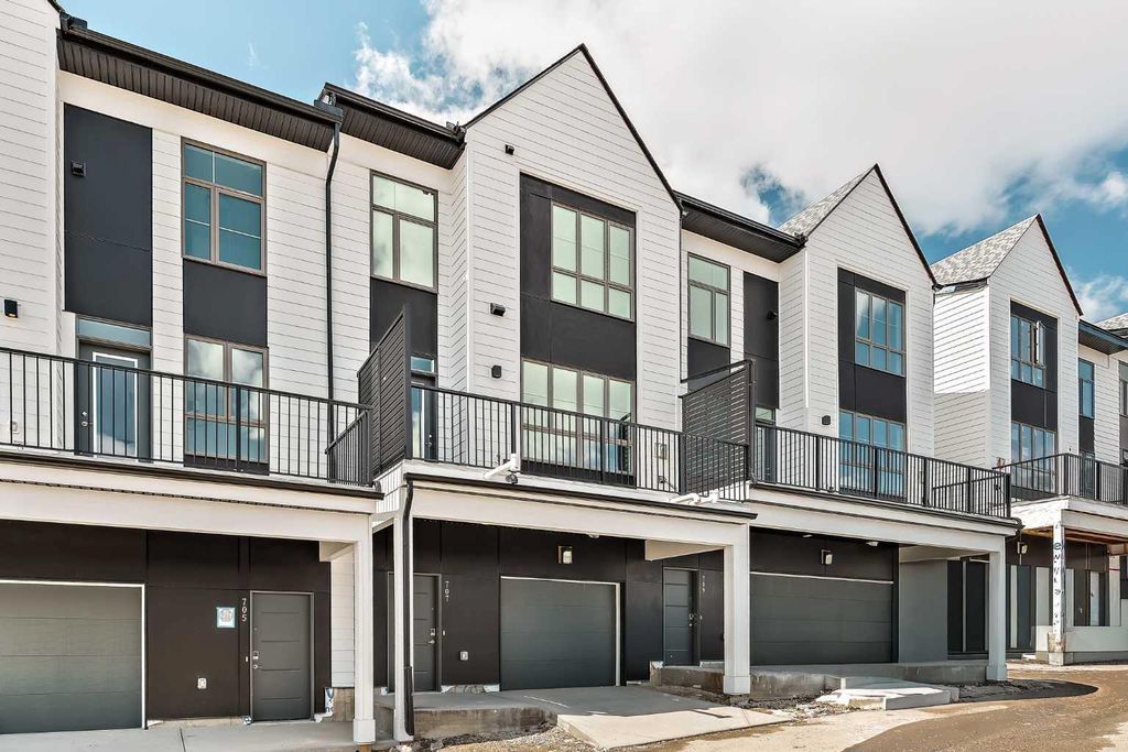 Photo of 717 Sovereign Common SW, Calgary, AB T3C 3Y3 (MLS # A2301474)