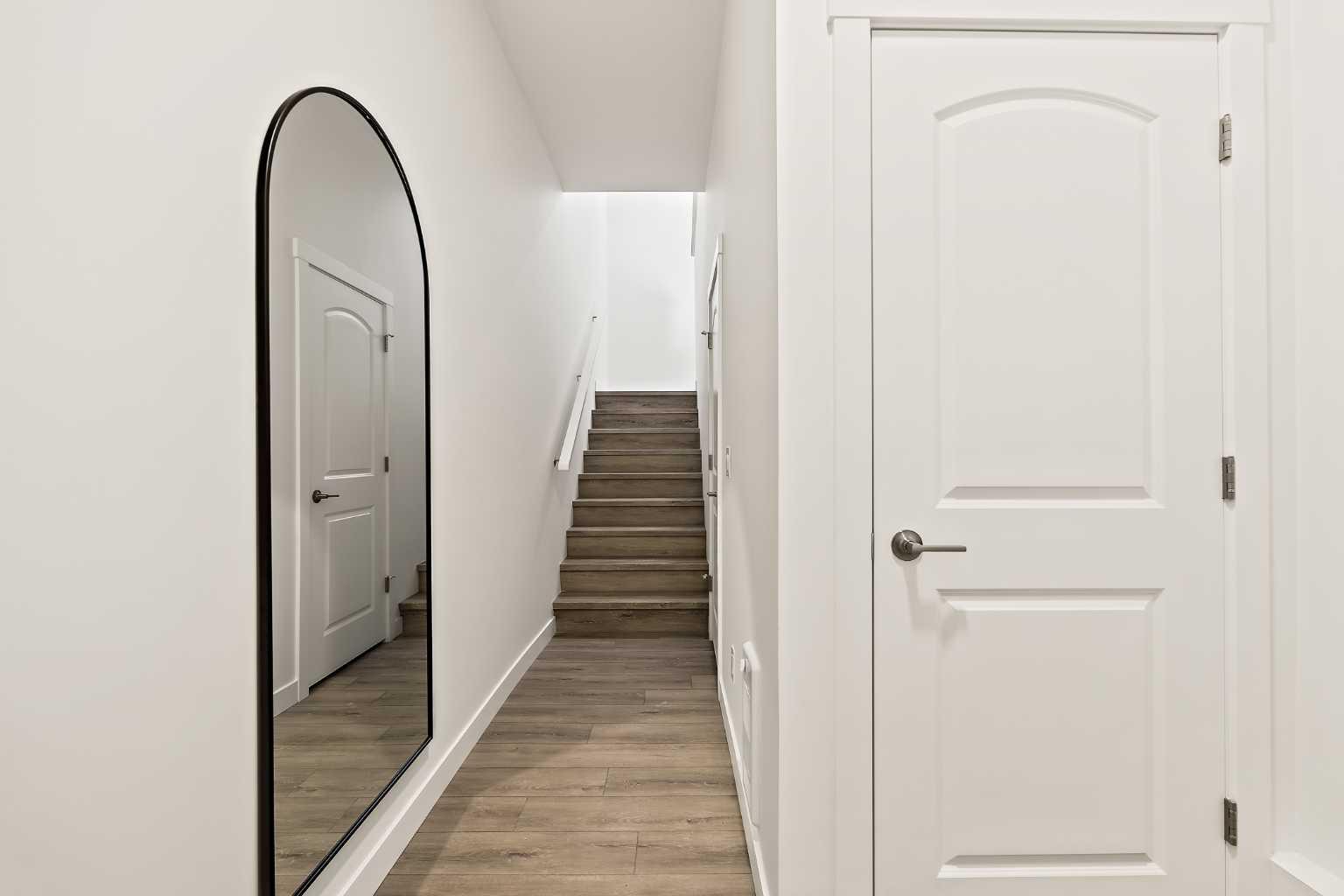 717 Sovereign Common SW