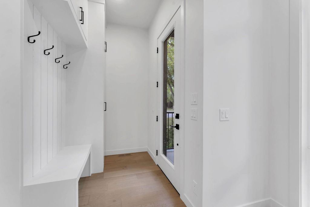 Photo of 506 28 Avenue NW, Calgary, AB T2M 2K8 (MLS # A2279973)