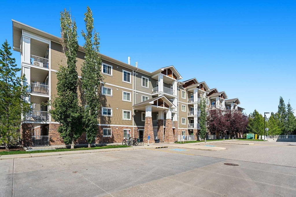 208-304 CRANBERRY PARK SE