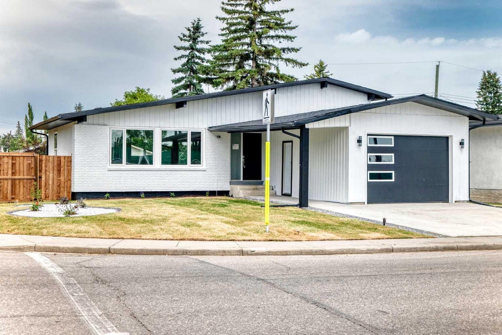 Photo of 1204 Lake Sylvan Drive SE, Calgary, AB T2J 3C8 (MLS # A2350160)