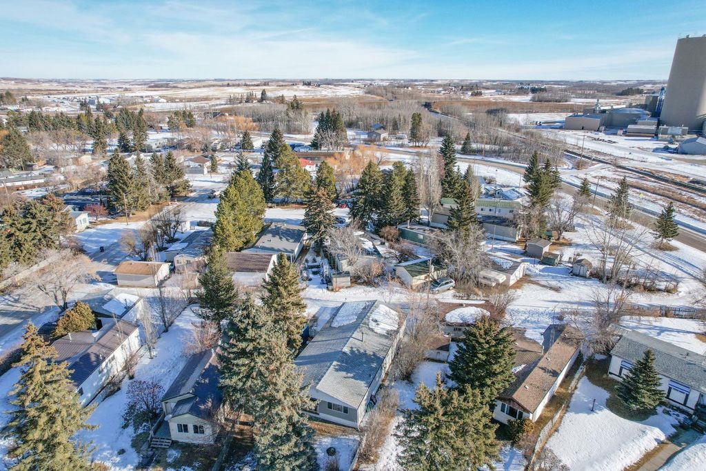 Photo of 6 49A Street Close, Alix, AB T0C 1B0 (MLS # A2286003)