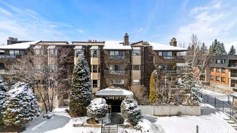 Photo of 3719C 49 Street NW #201, Calgary, AB T3A 2E3 (MLS # A2298638)