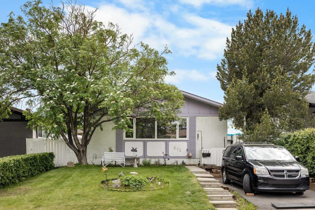 Photo of 272 Huntington Close NE, Calgary, AB T2K 5B3 (MLS # A2320430)