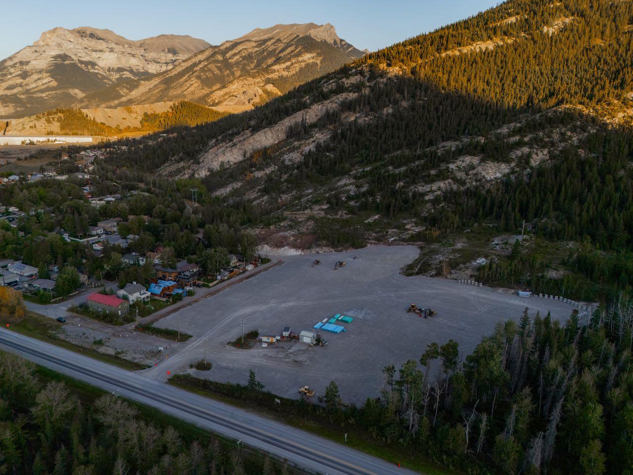 17 Exshaw Mountain Gateway