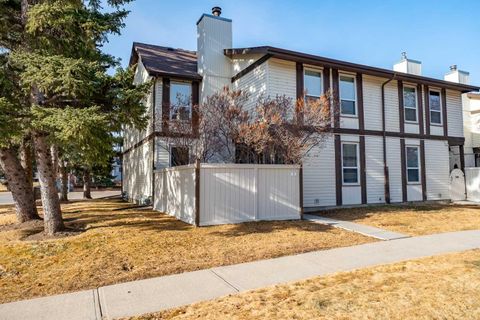 3200 60 Street 5 Calgary AB T1Y 4K8