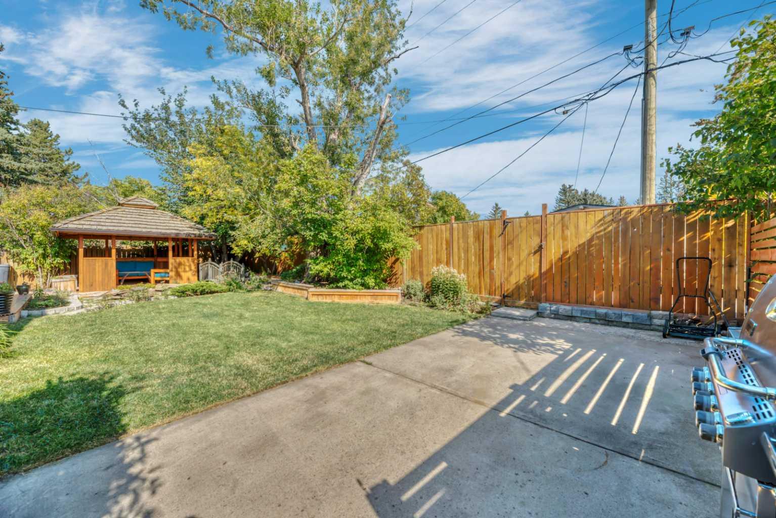 233 Thornbriar Green