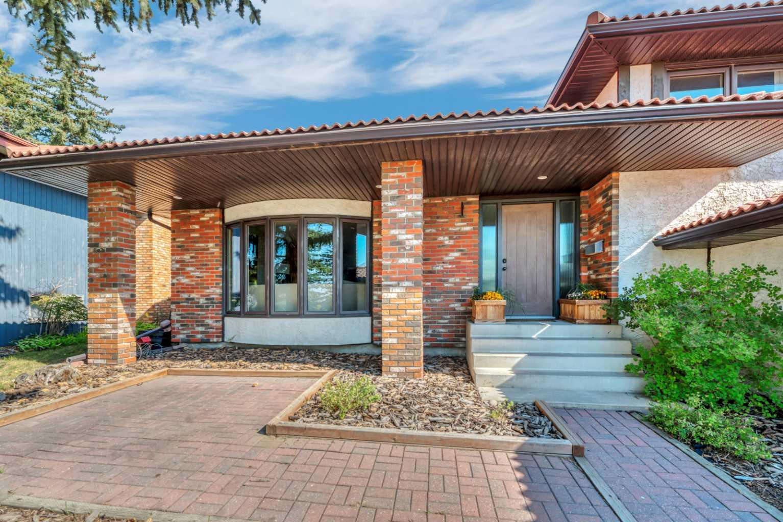 233 Thornbriar Green