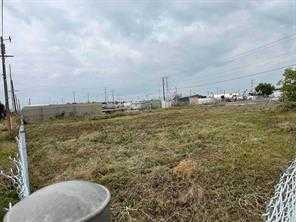 2535-2543 48 Avenue SE