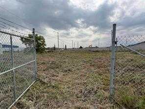 2535-2543 48 Avenue SE