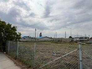 2535-2543 48 Avenue SE