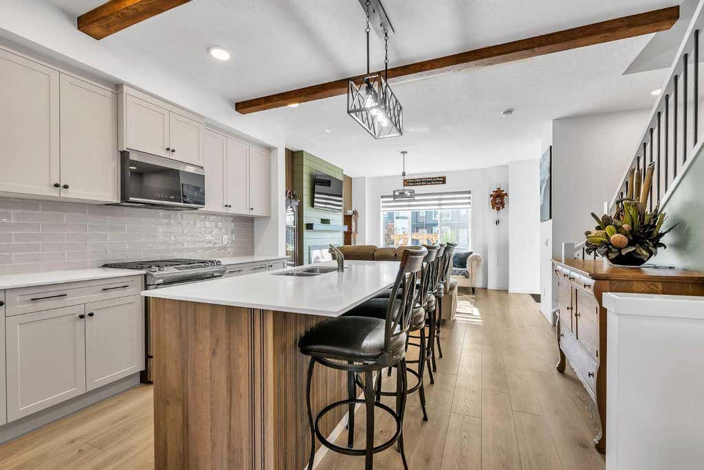 Photo of 7 Emberside Park, Cochrane, AB T4C 3H8 (MLS # A2317838)