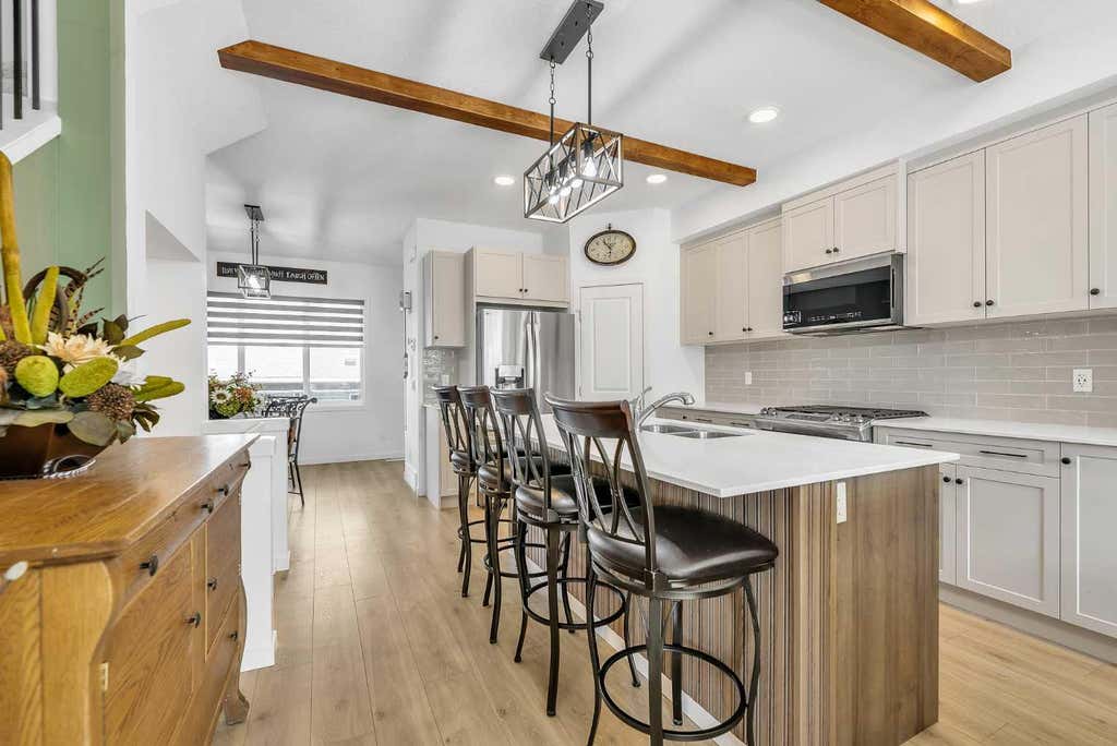Photo of 7 Emberside Park, Cochrane, AB T4C 3H8 (MLS # A2317838)