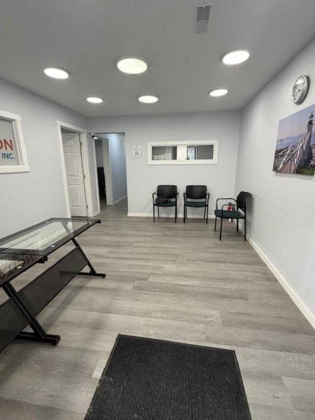 4656 Westwinds Drive NE 406