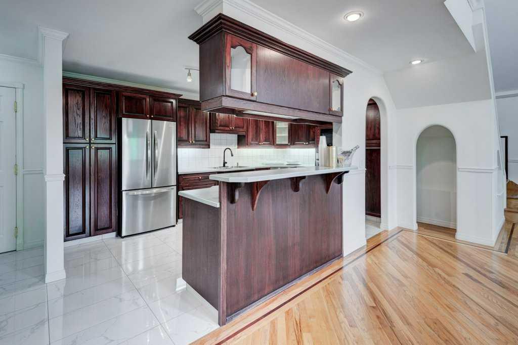 705 56 Avenue SW 301