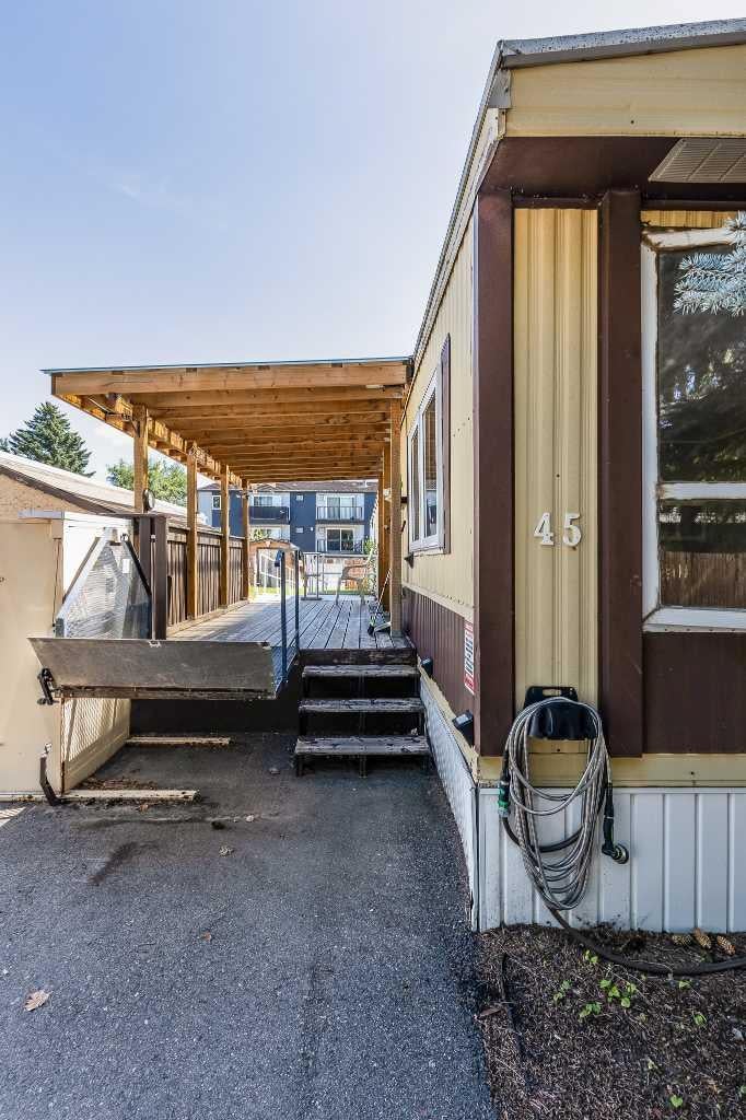 Photo of 612 20 Street NE #45, Medicine Hat, AB T1C 1H5 (MLS # A2339351)