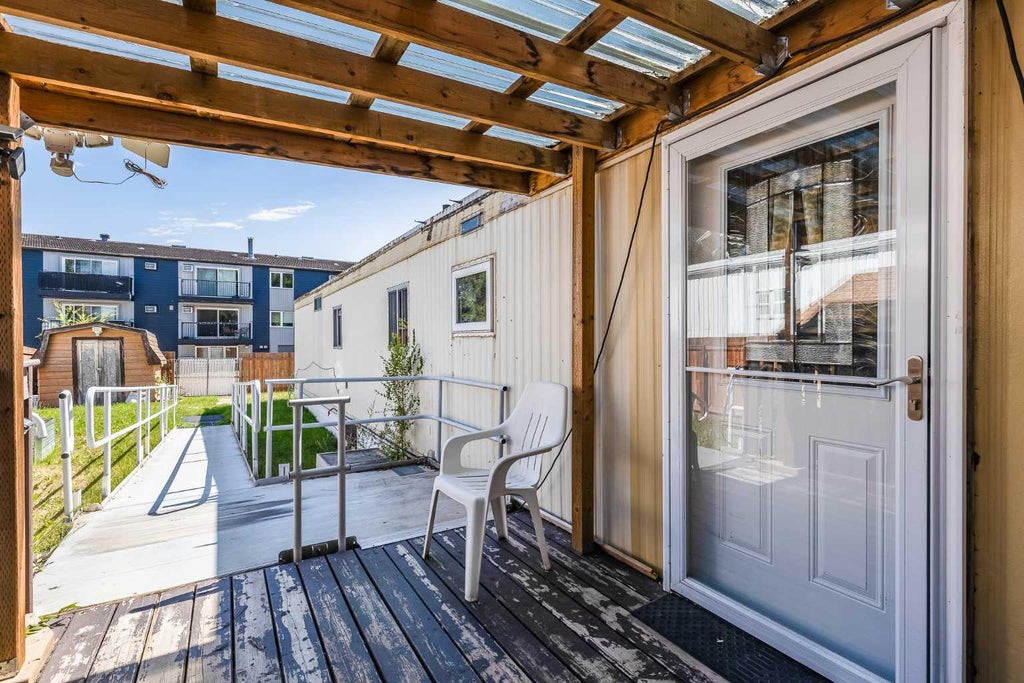 Photo of 612 20 Street NE #45, Medicine Hat, AB T1C 1H5 (MLS # A2339351)