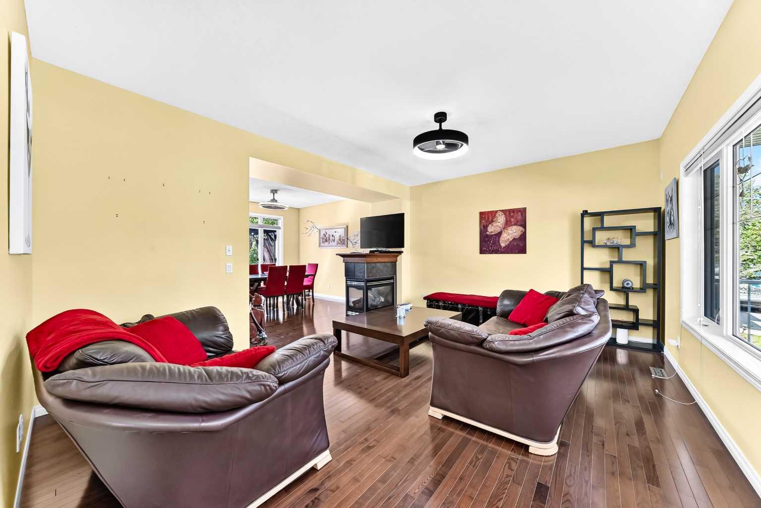 29 Westridge Crescent