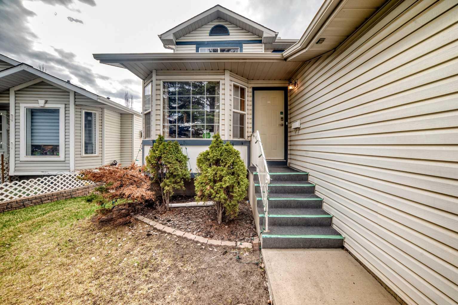 264 hawkmount Close
