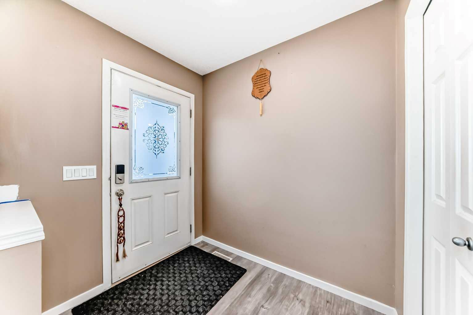 32 SADDLEBROOK Place NE