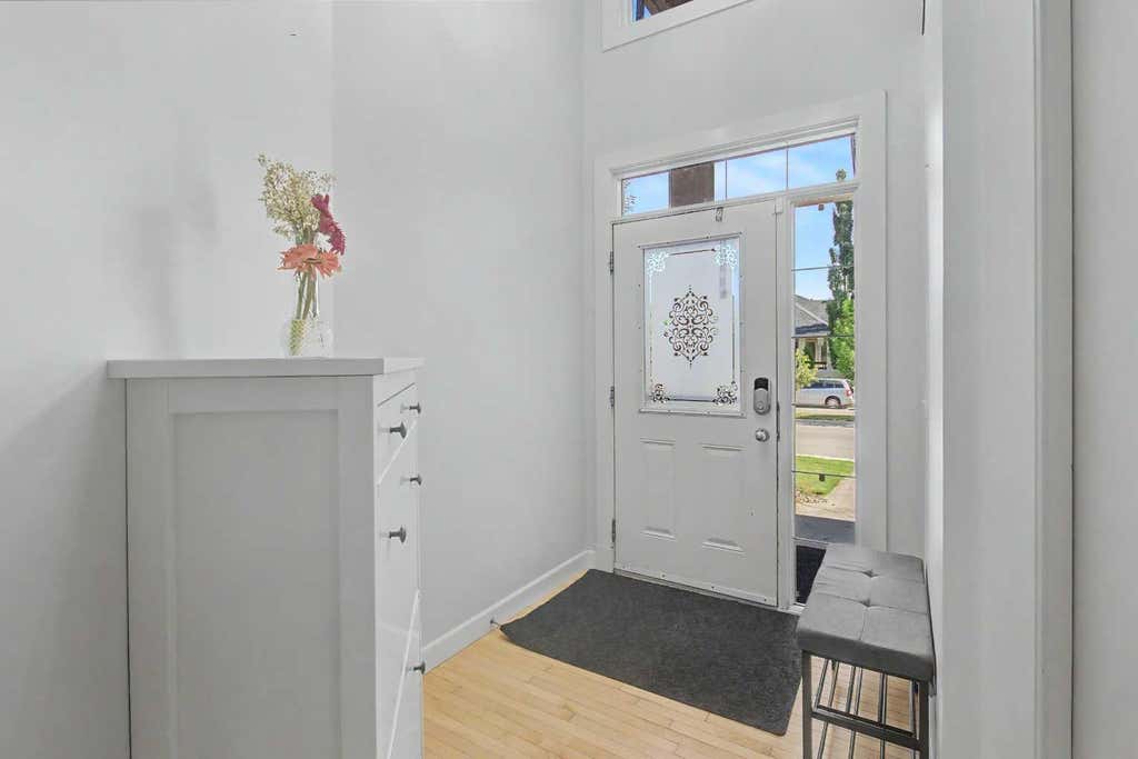 Photo of 14 Panatella Crescent NW, Calgary, AB T3K 0H4 (MLS # A2316693)