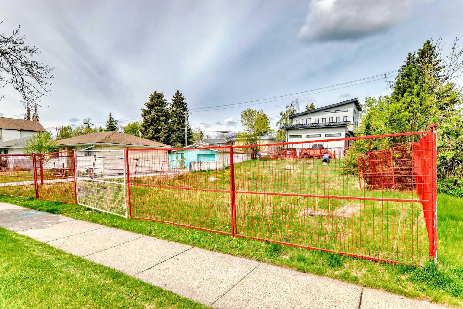 521 Northmount Drive NW