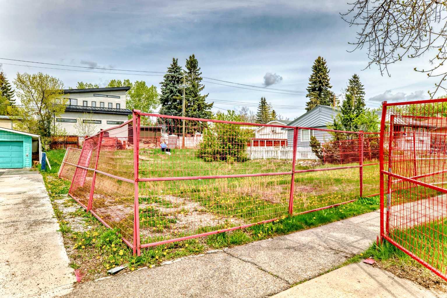 521 Northmount Drive NW