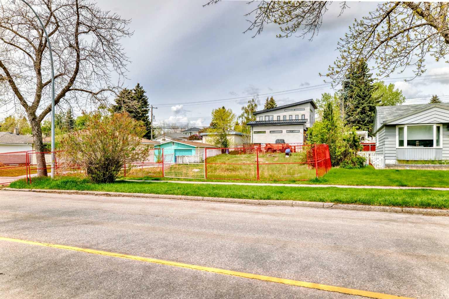 521 Northmount Drive NW