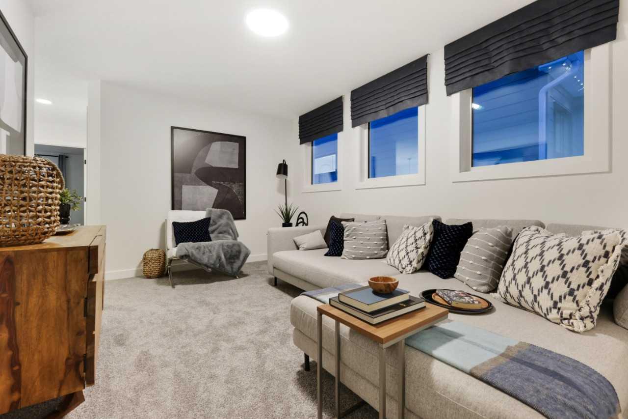 599 Buffaloberry Manor SE