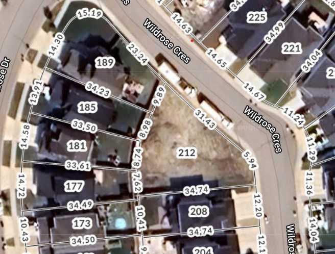 212 Wildrose Crescent